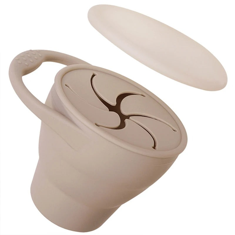 100%Food Safe Approve Silicone Container For Small Items Fashionable Snack cup Portable Food Cup With Lid Baby Accessories