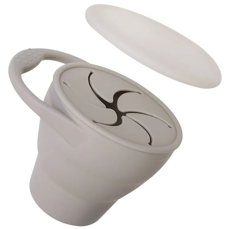 100%Food Safe Approve Silicone Container For Small Items Fashionable Snack cup Portable Food Cup With Lid Baby Accessories