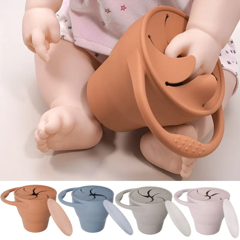 100%Food Safe Approve Silicone Container For Small Items Fashionable Snack cup Portable Food Cup With Lid Baby Accessories