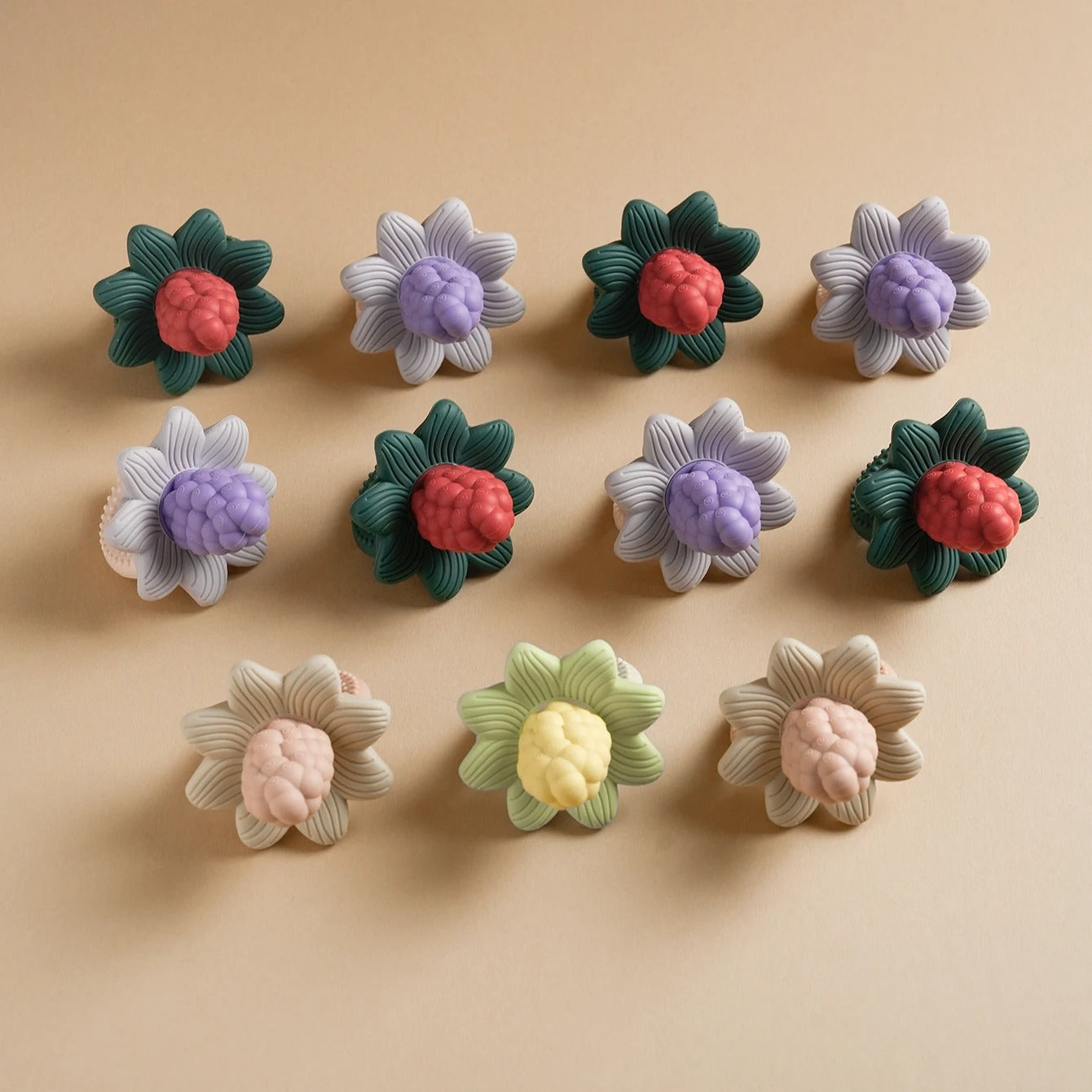 1PCS Silicone Baby Teether Baby Toys BPA Free Chewing Teething Toys Cartoon Shape Teether Silicone Soother Toys Baby Stuff
