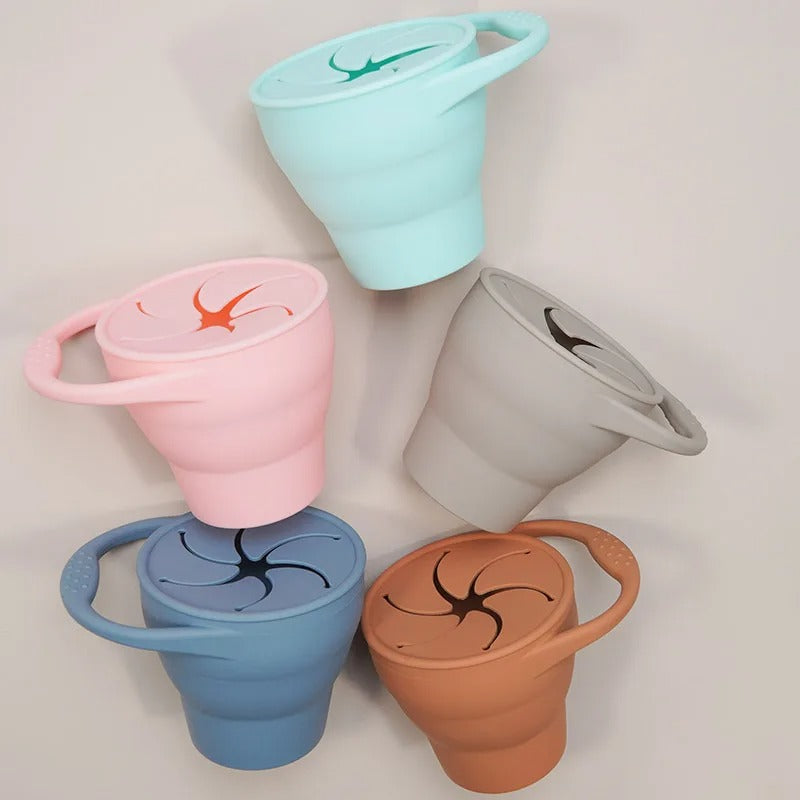100%Food Safe Approve Silicone Container For Small Items Fashionable Snack cup Portable Food Cup With Lid Baby Accessories