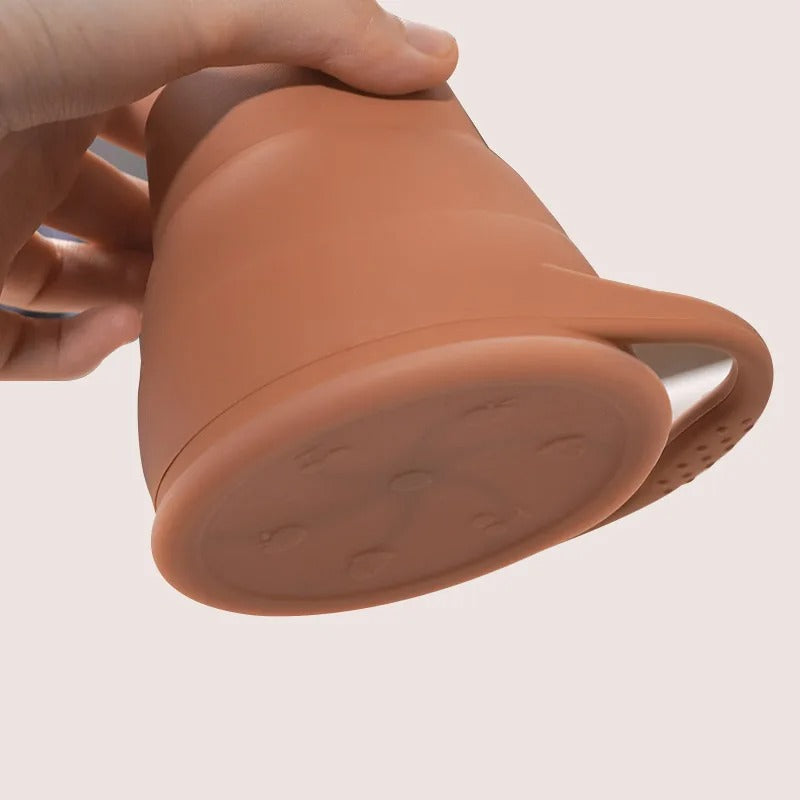 100%Food Safe Approve Silicone Container For Small Items Fashionable Snack cup Portable Food Cup With Lid Baby Accessories