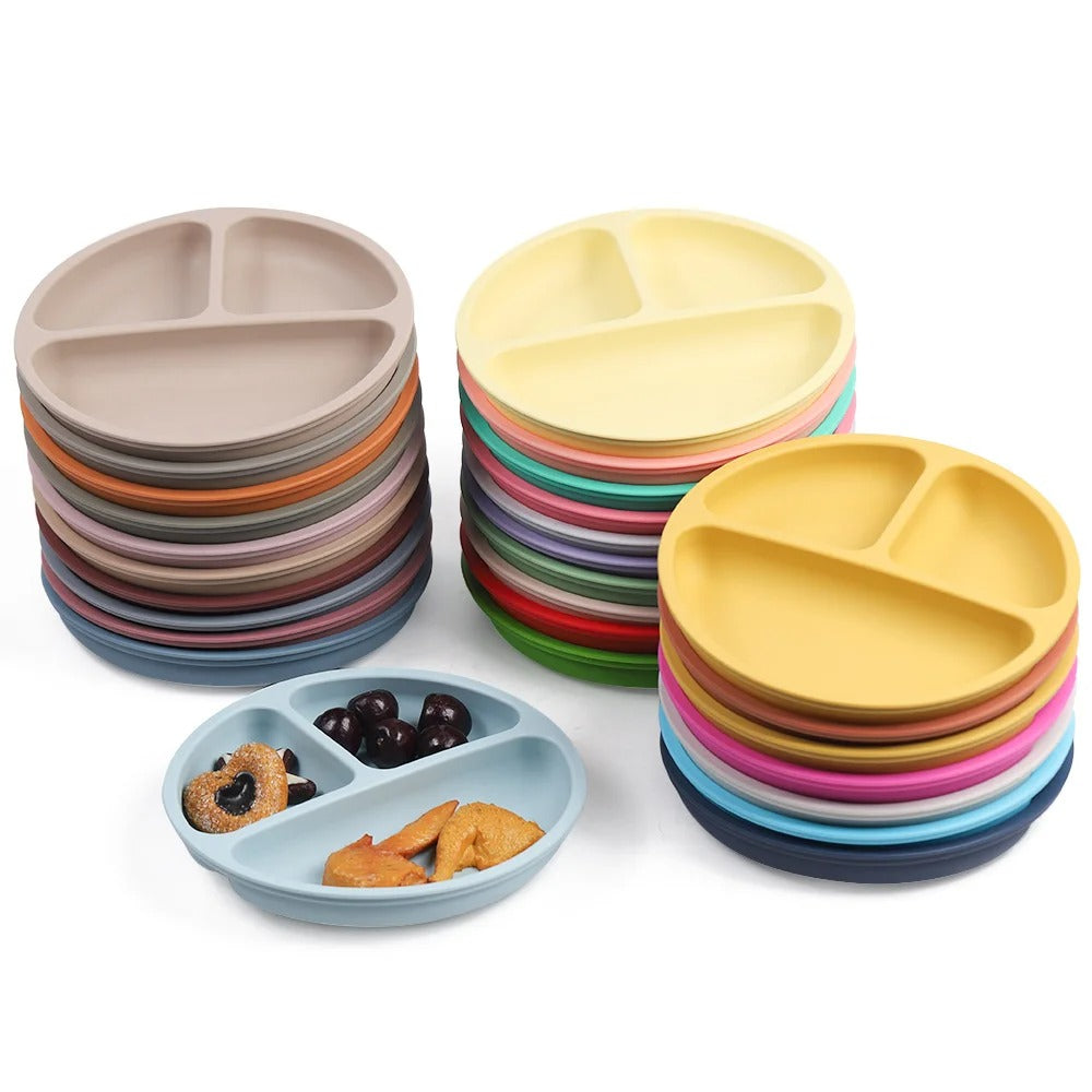 8PCS Baby Silicone Feeding Set Bibs Sucker Dinner Plate Antislip Bowl Spoon Cup Children's Tableware Baby Stuff