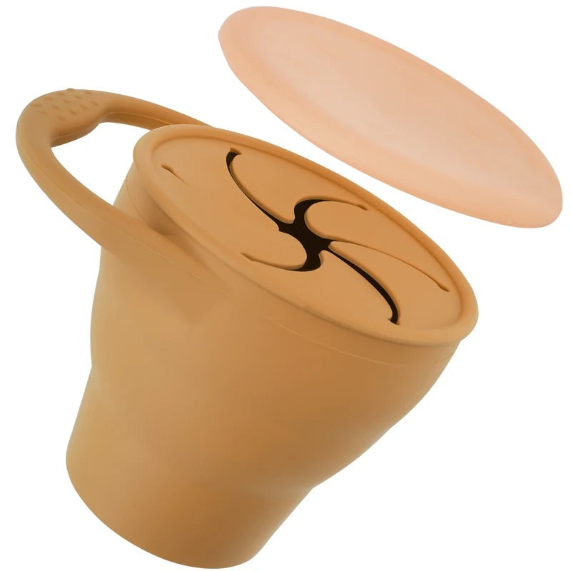 100%Food Safe Approve Silicone Container For Small Items Fashionable Snack cup Portable Food Cup With Lid Baby Accessories
