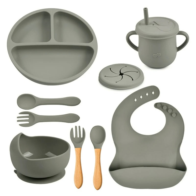 8PCS Baby Silicone Feeding Set Bibs Sucker Dinner Plate Antislip Bowl Spoon Cup Children's Tableware Baby Stuff