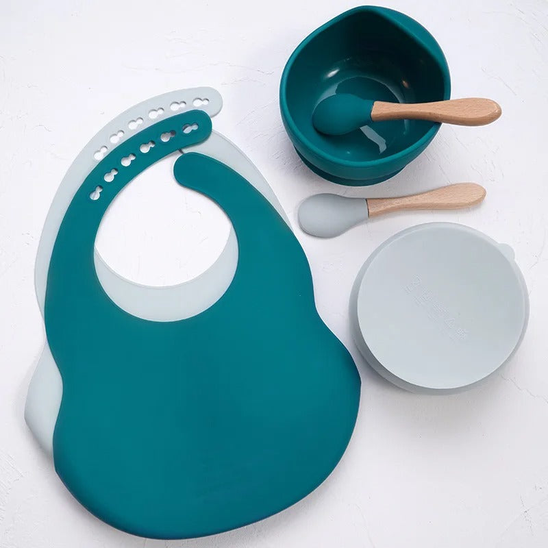 3PCS Baby Silicone Feeding Set Bibs Sucker Dinner Plate Antislip Bowl Spoon Cup Children's Tableware Baby Stuff