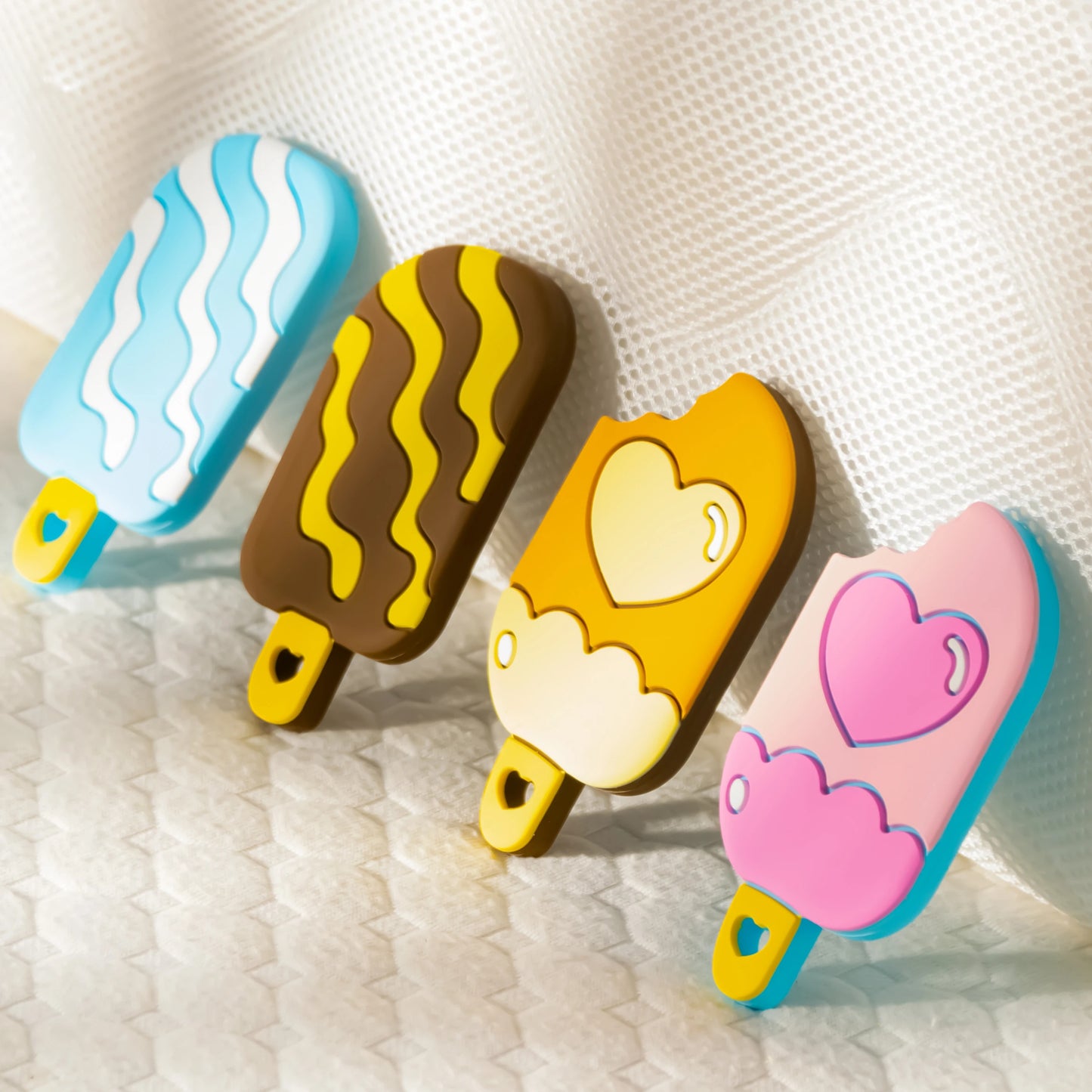 New BPA Free Cartoon Ice Cream Shape Baby Teether Tos Food Grade Anti-eating Hand Molar Stick Baby Healthy Chewing Accessories