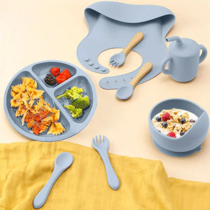 8PCS/Set BPA Free Silicone Baby Feeding Set Sucker Bowl Dishes Plate Straw Cup Spoon Forks Baby Bib For Children's Tableware
